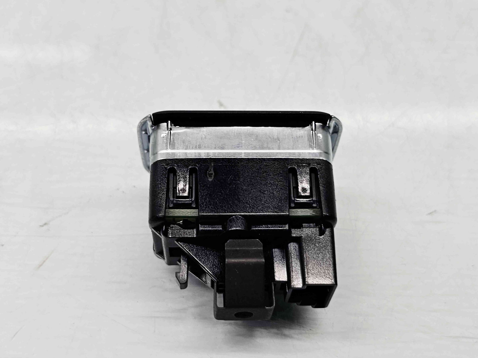 Buton geam dreapta spate Mercedes Clasa A (W176) [Fabr 2012-2018] A2049058102 - imagine 2