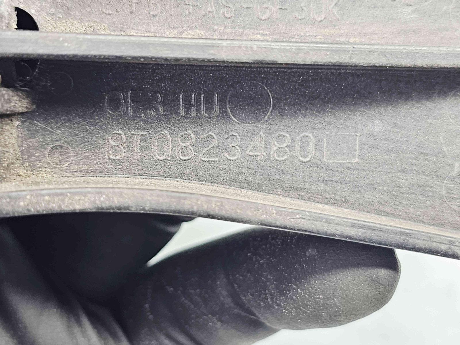 Maner deschidere capota Audi A4 (8K2, B8.5) Facelift [Fabr 2008-2015] 8T0823480 - imagine 4