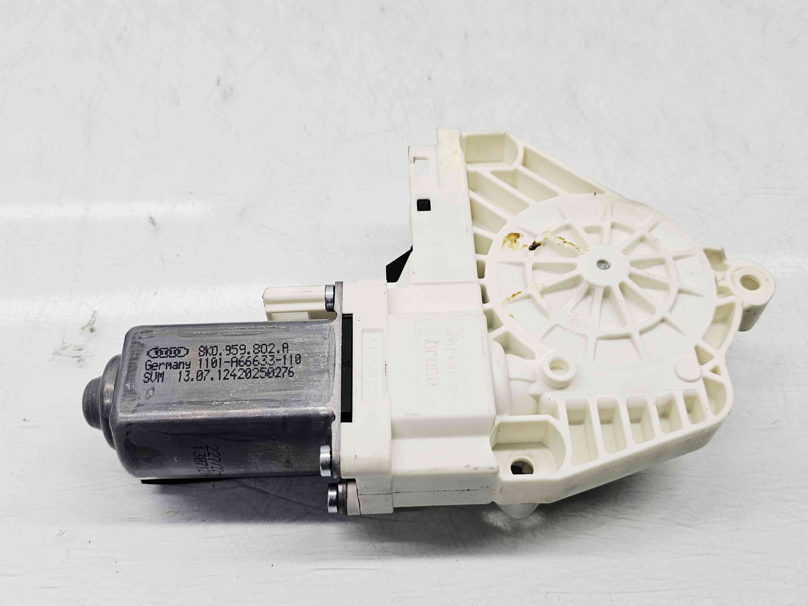 Motoras geam dreapta fata Audi A4 (8K2, B8.5) Facelift [Fabr 2008-2015] 8K0959802A - imagine 3