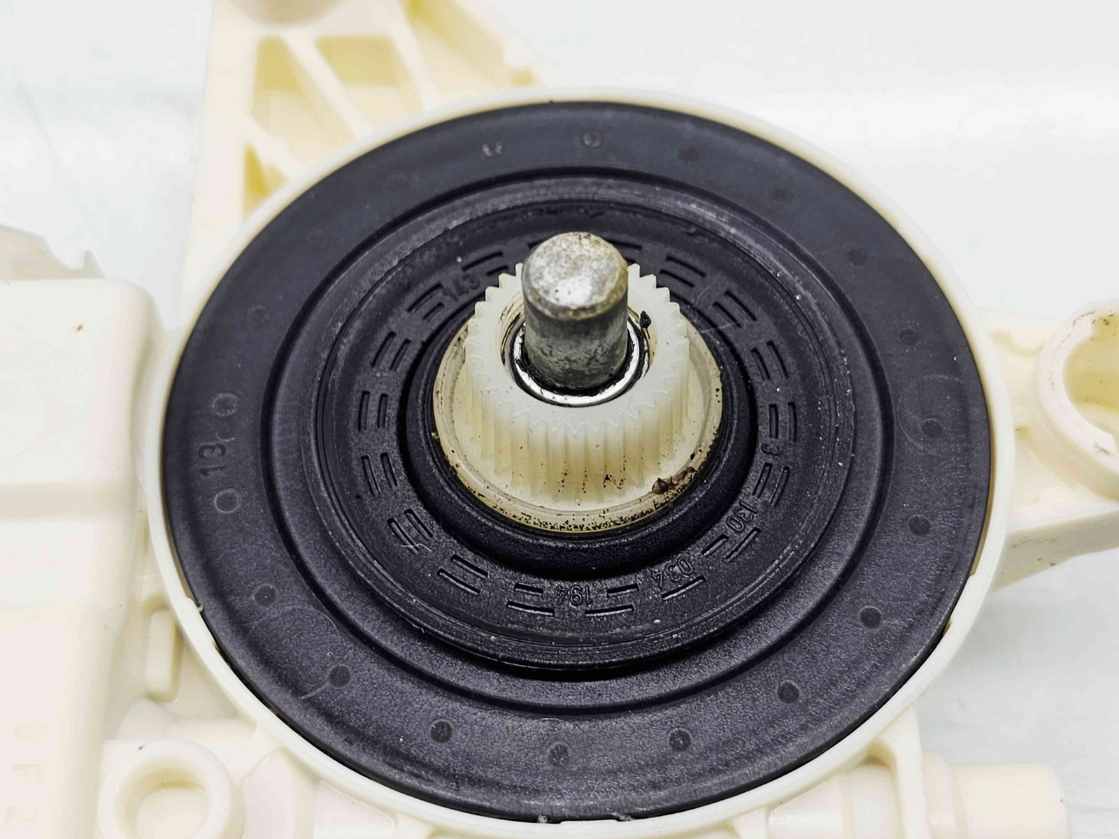 Motoras geam dreapta fata Mercedes Clasa A (W176) [Fabr 2012-2018] A2469065200 - imagine 2