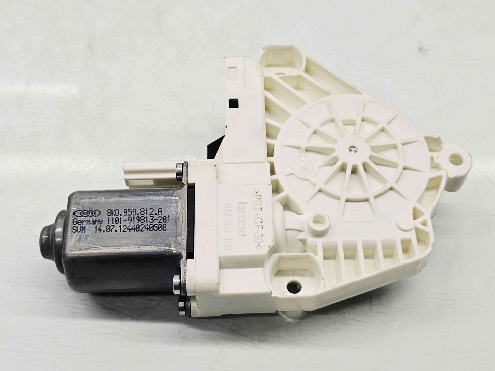 Motoras geam dreapta spate Audi A4 (8K2, B8.5) Facelift [Fabr 2008-2015] 8K0959812A - imagine 3