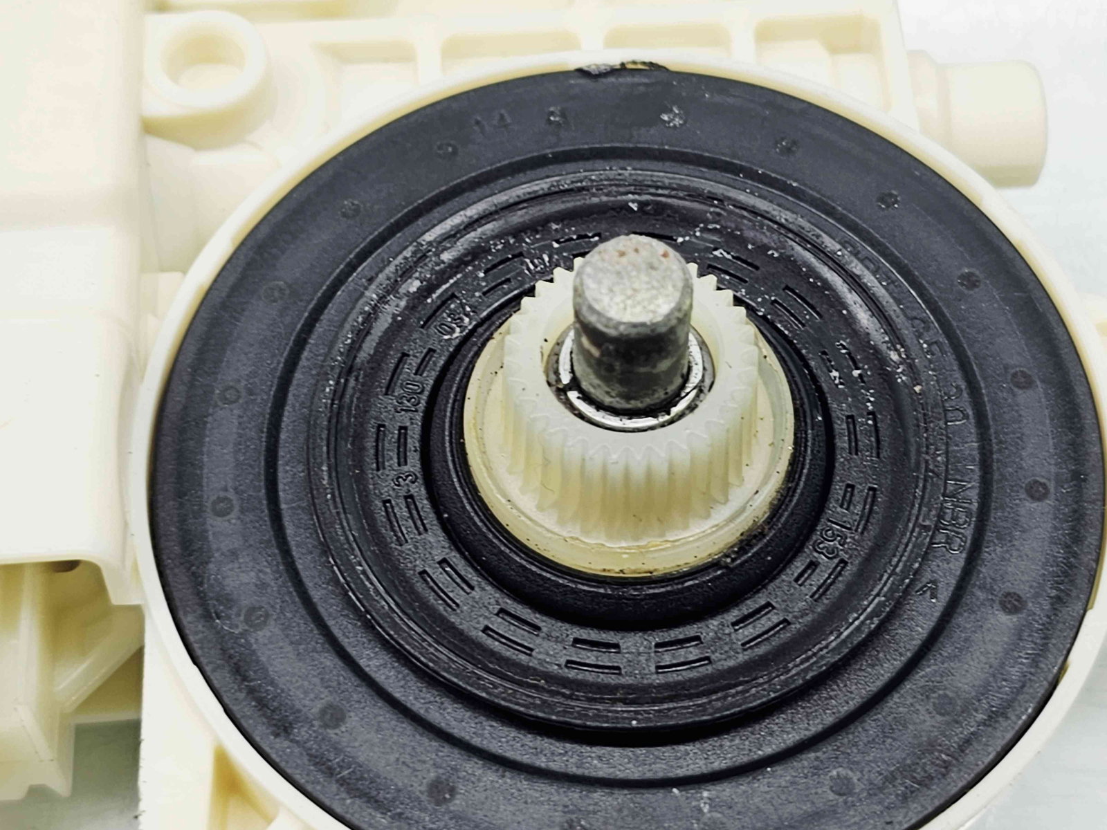 Motoras geam stanga fata Mercedes Clasa A (W176) [Fabr 2012-2018] A2469065100 - imagine 2