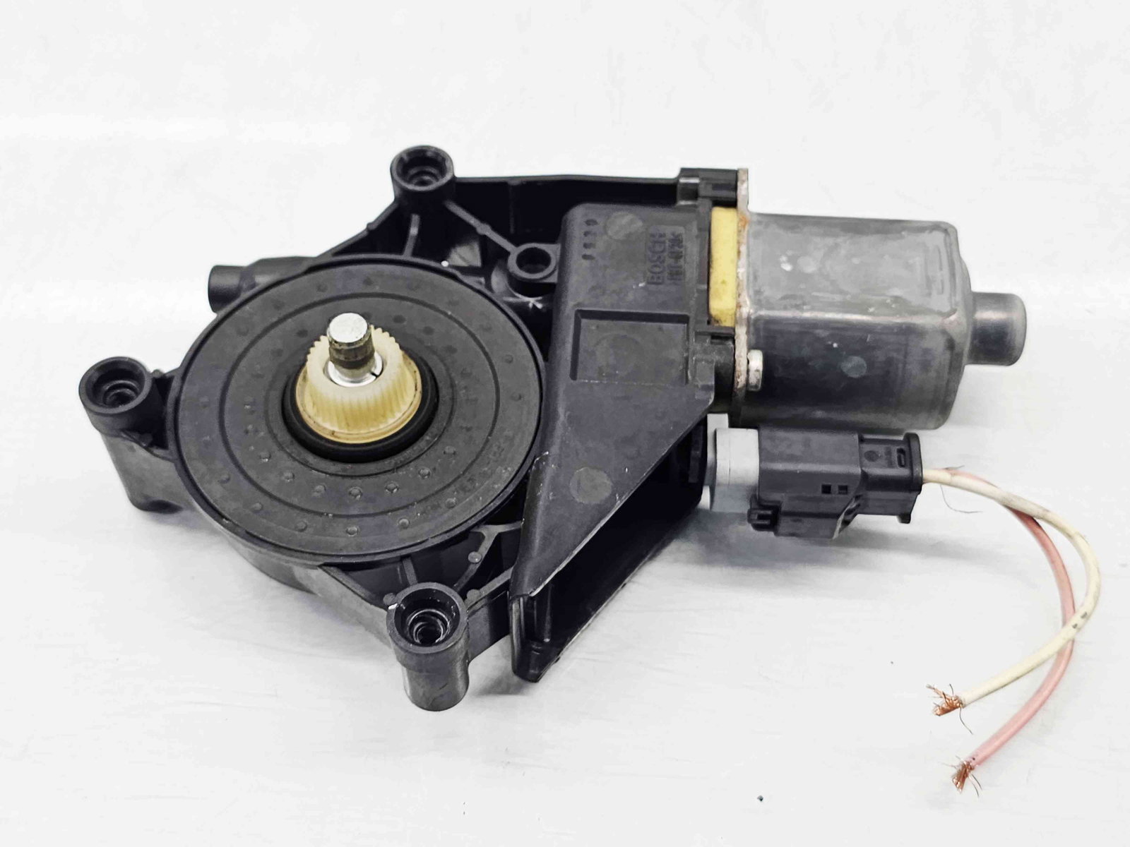 Motoras geam stanga fata Peugeot 208 [Fabr 2012-2024] 9674254480 - imagine 1