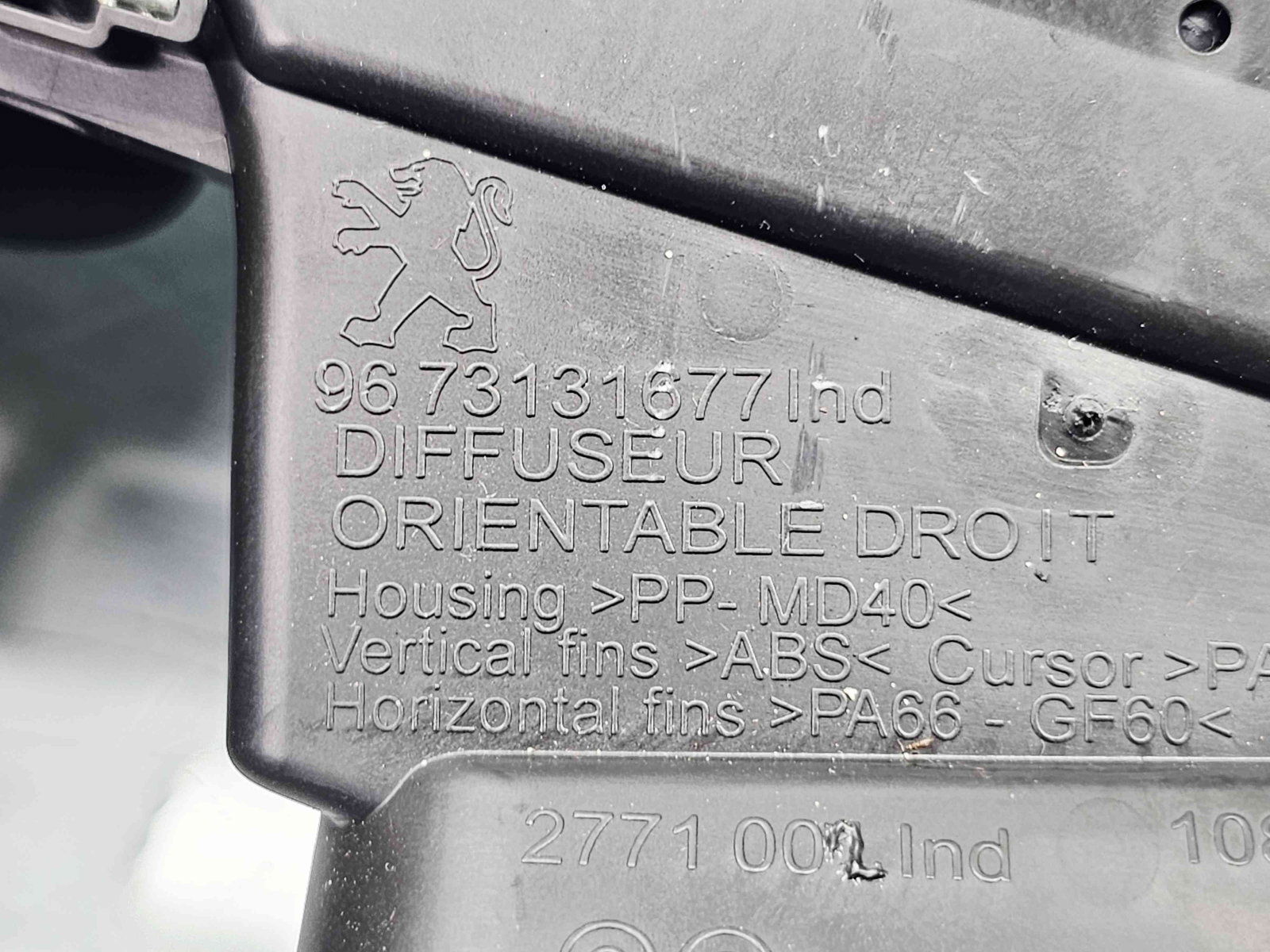 Grila aerisire dreapta Peugeot 208 [Fabr 2012-2024] 9673131677 - imagine 4