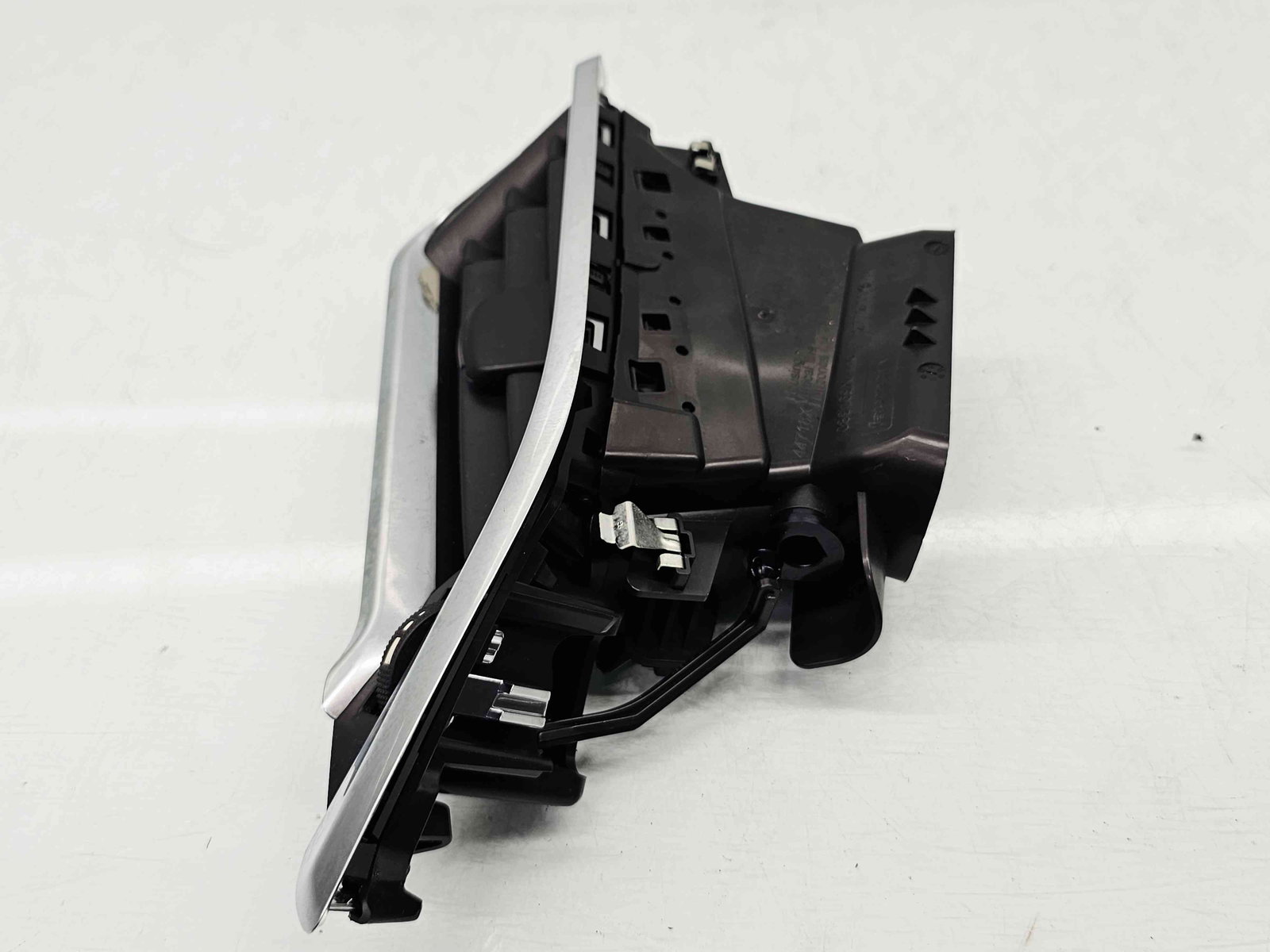 Grila aerisire stanga Peugeot 208 [Fabr 2012-2024] 9633131777 - imagine 2