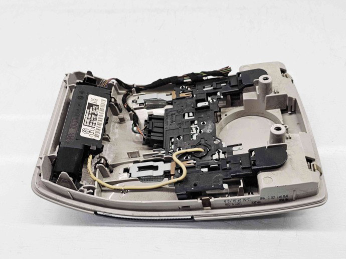 Plafoniera fata Audi A3 Sportback (8PA) [Fabr 2004-2013] 8P0947135D