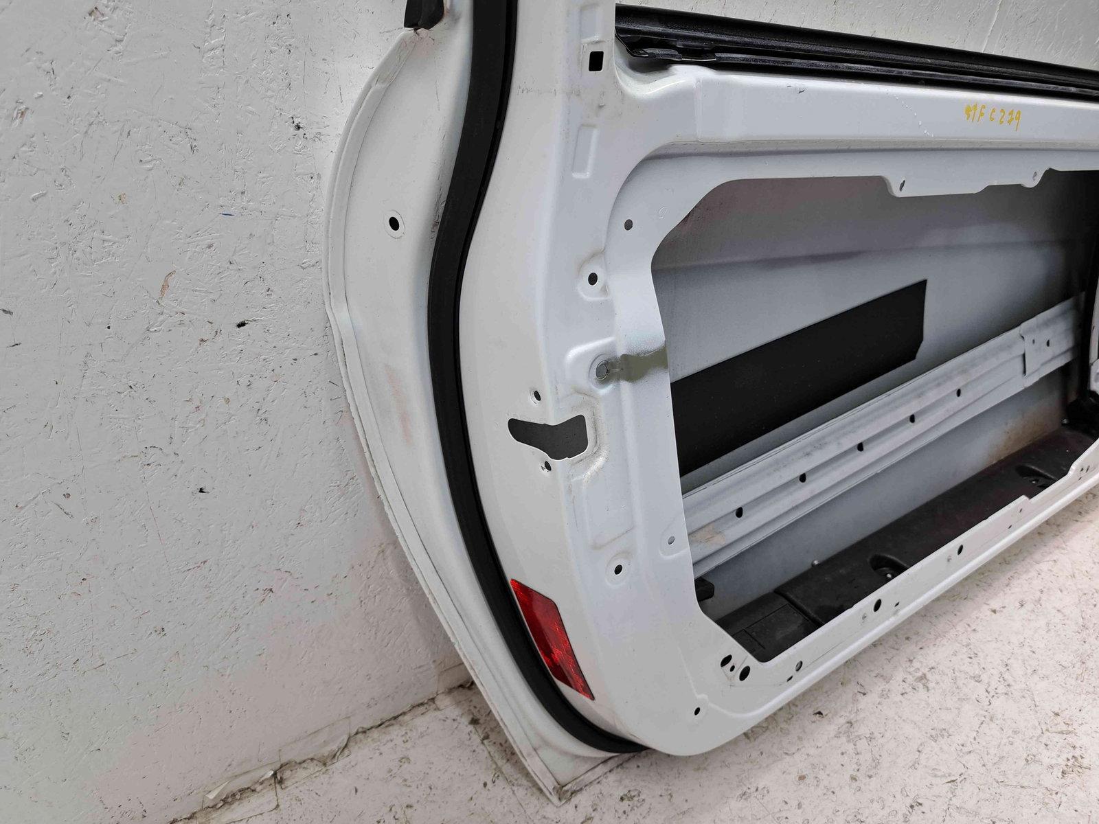 Usa stanga fata Mercedes Clasa C Coupe (C204) Facelift AMG [Fabr 2011-2015] 149 Alb Polar - imagine 8