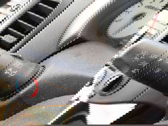 Maneta semnalizare OEM Nissan Micra 1.2 2003-2010