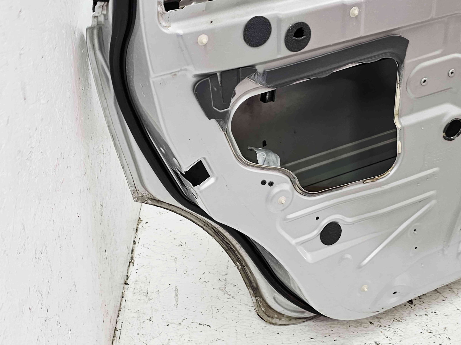 Usa stanga spate Volvo XC90 [Fabr 2002-2014] SILVER - imagine 8