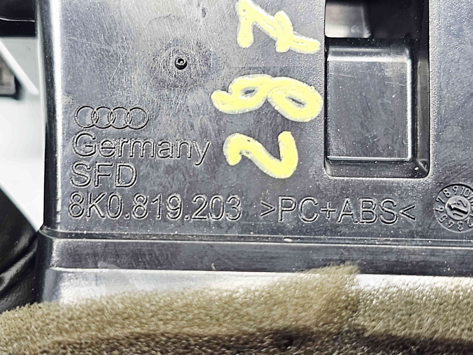 Grila aerisire spate Audi A4 (8K2, B8.5) Facelift [Fabr 2008-2015] 8K0819203H - imagine 5