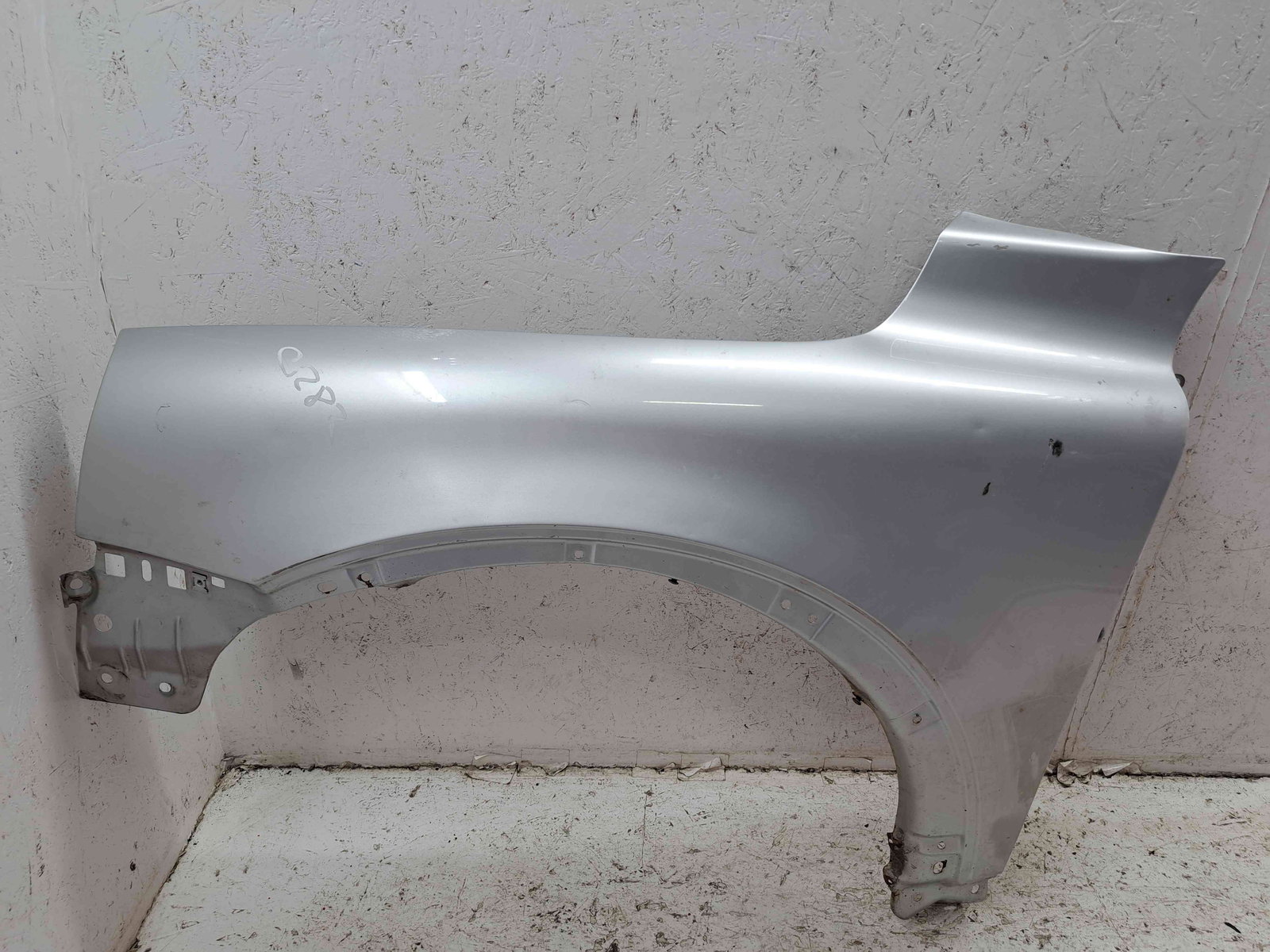 Aripa stanga fata Volvo XC90 [Fabr 2002-2014] SILVER - imagine 1