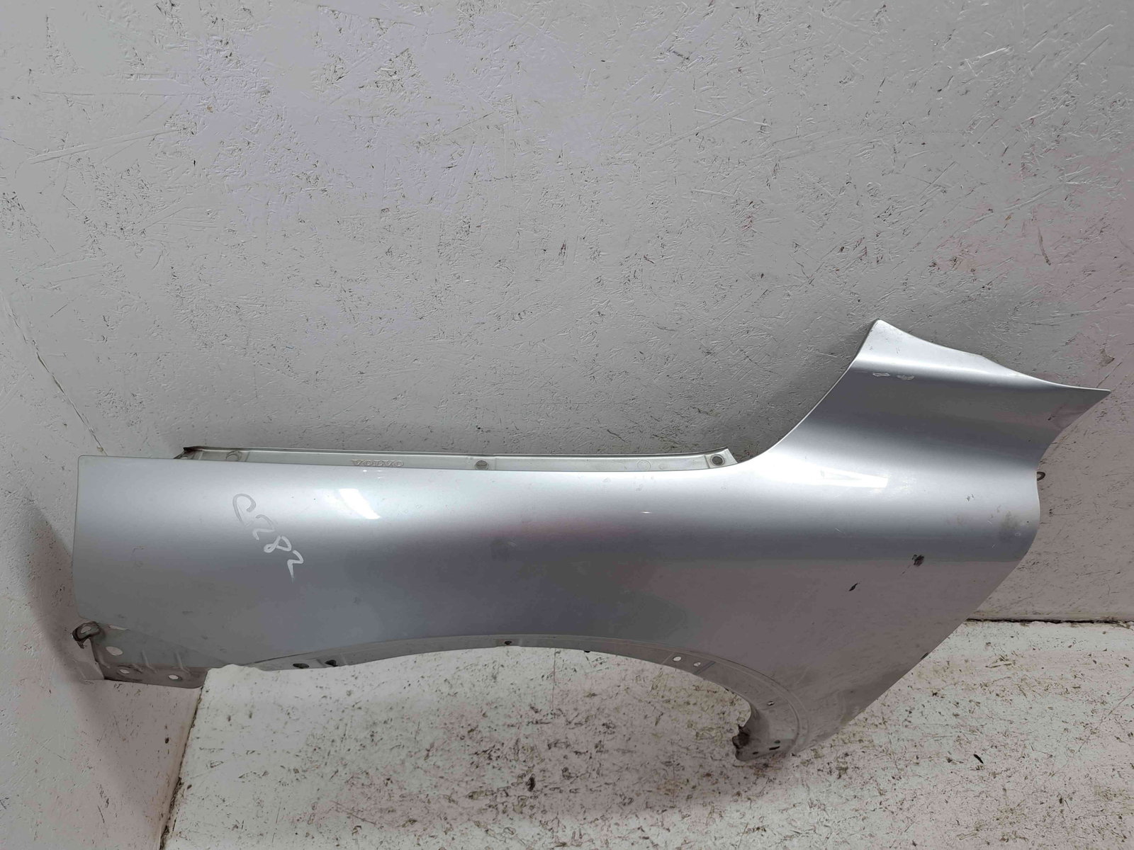 Aripa stanga fata Volvo XC90 [Fabr 2002-2014] SILVER - imagine 3