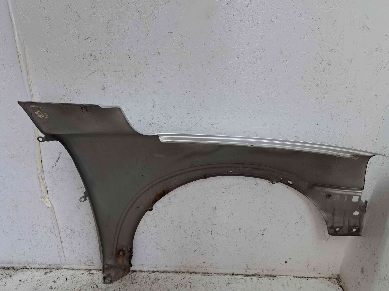 Aripa stanga fata Volvo XC90 [Fabr 2002-2014] SILVER - imagine 6