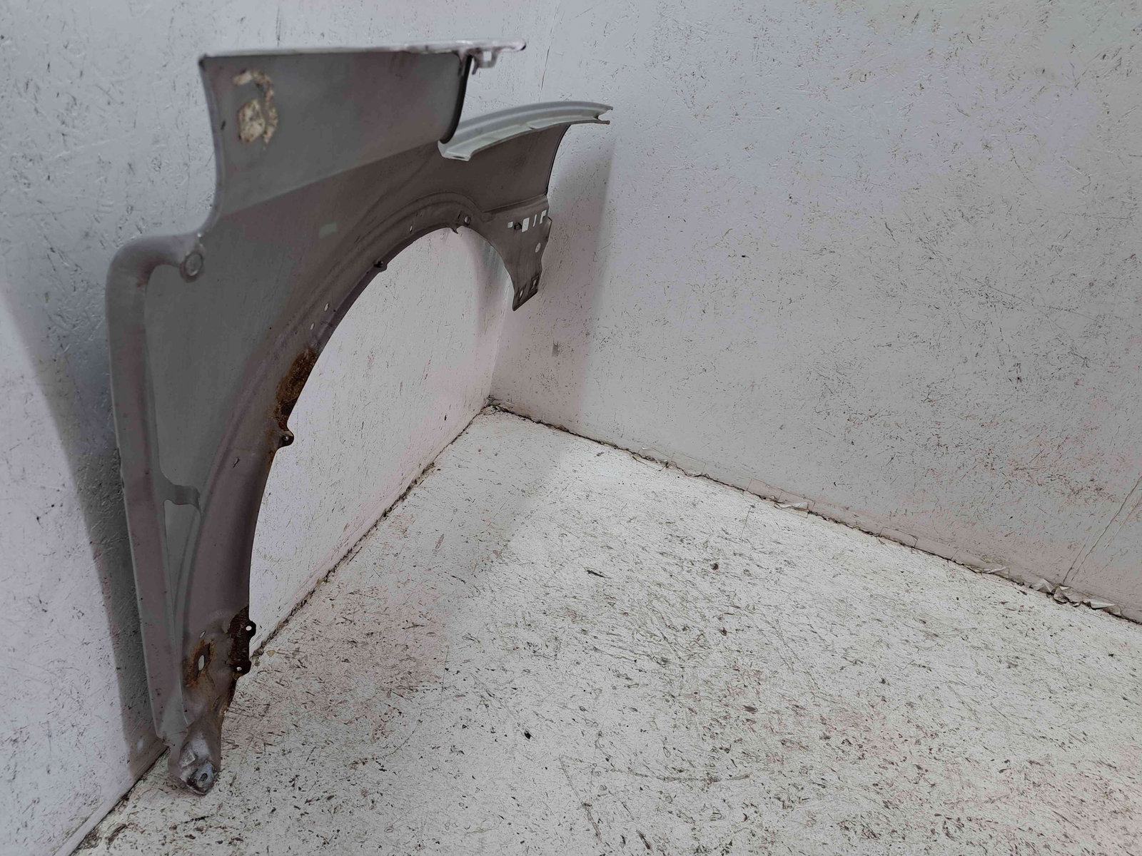 Aripa stanga fata Volvo XC90 [Fabr 2002-2014] SILVER - imagine 7