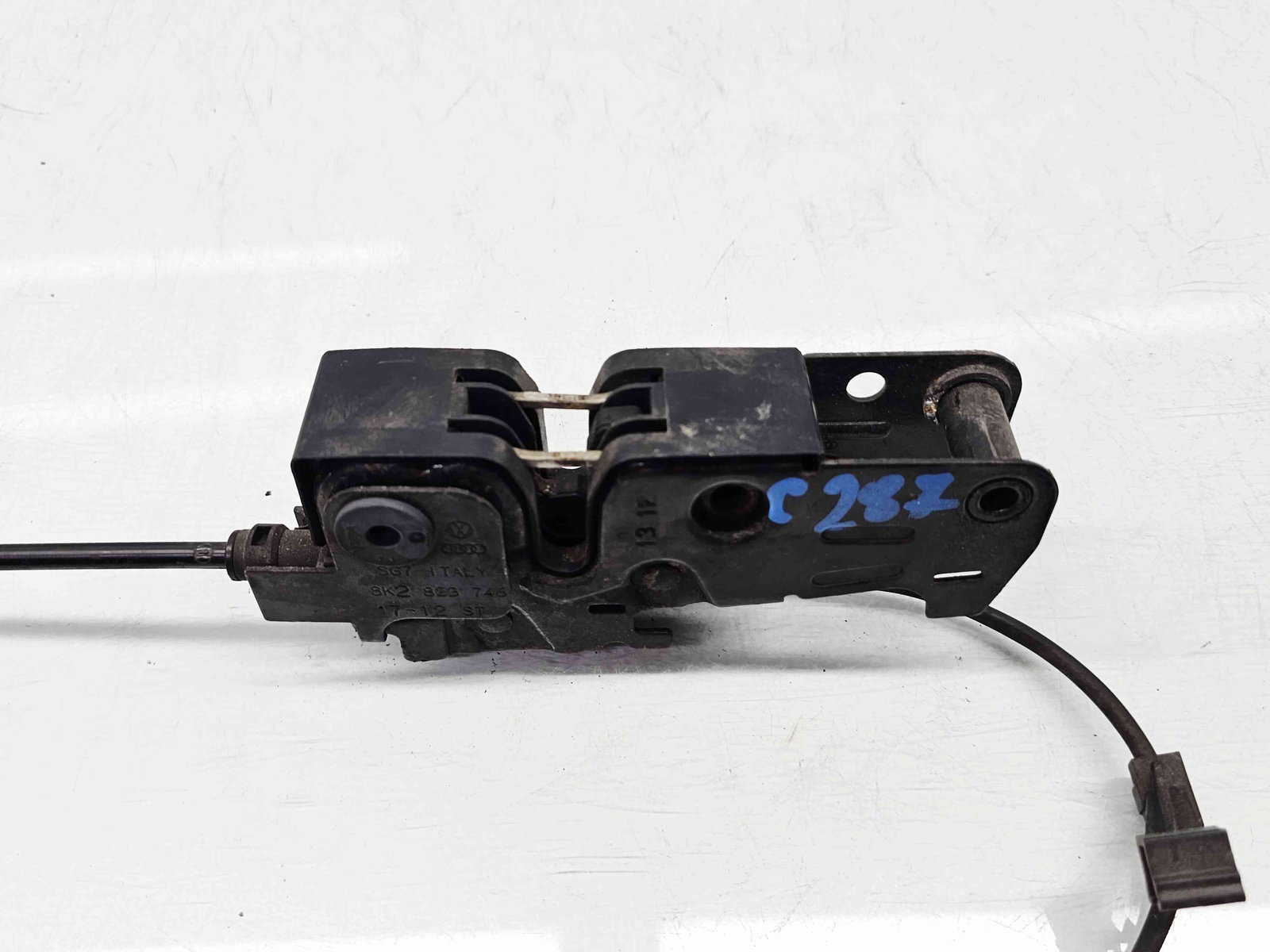 Broasca capota Audi A4 (8K2, B8.5) Facelift [Fabr 2008-2015] 8K0823509D - imagine 3