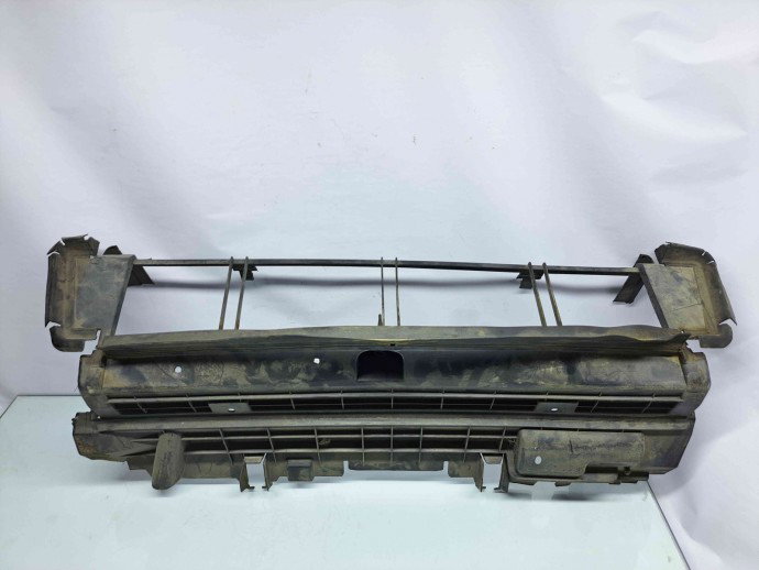 Deflector aer Mercedes Clasa C (W204) [Fabr 2007-2014] A2045050430