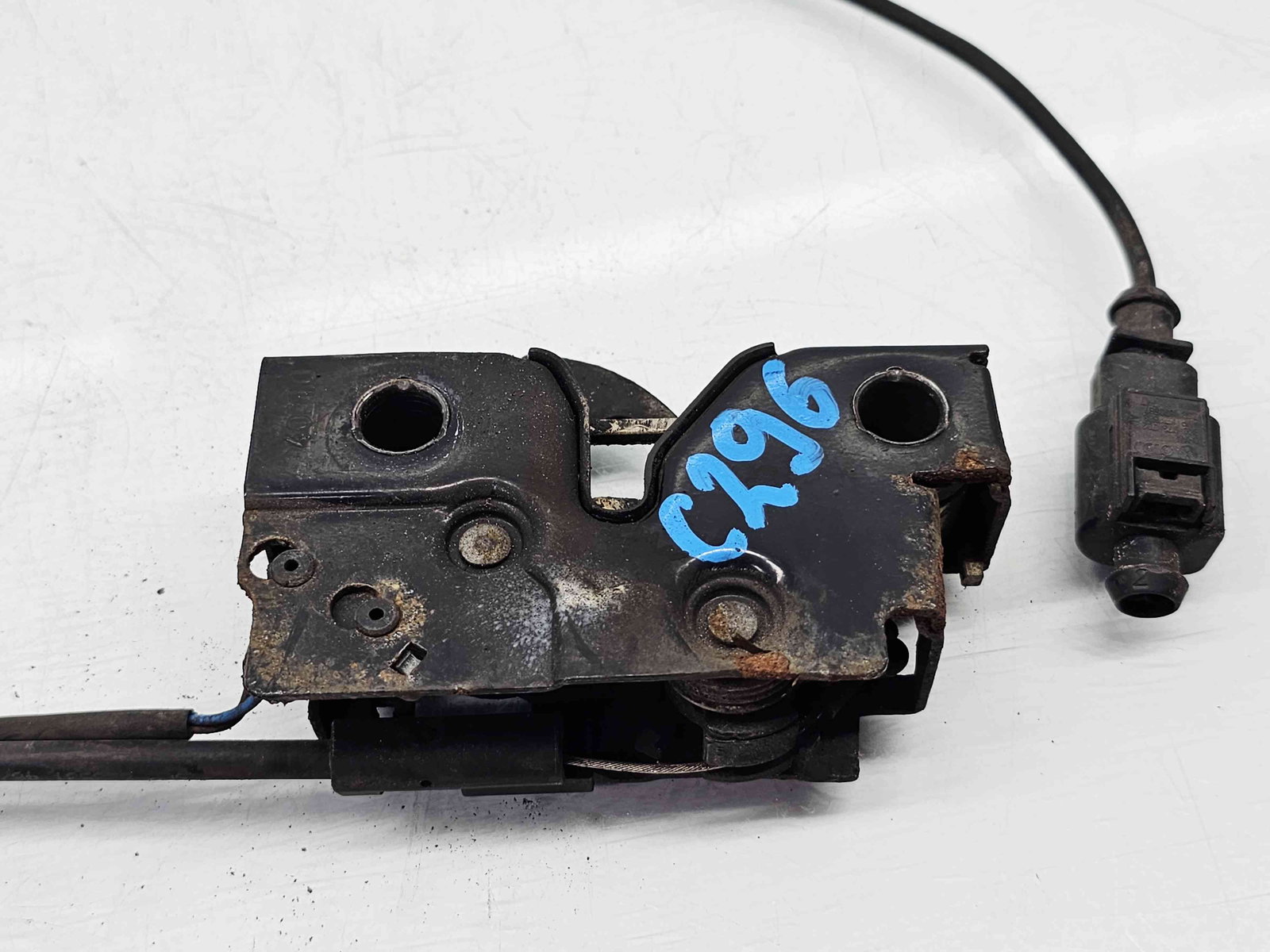 Broasca capota Volkswagen Jetta 4 (162,163) [Fabr 2010-2016] 5C8823509A - imagine 2