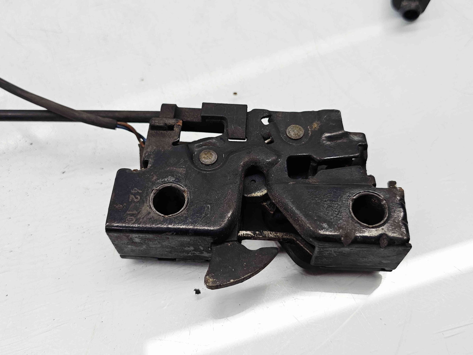 Broasca capota Volkswagen Jetta 4 (162,163) [Fabr 2010-2016] 5C8823509A - imagine 4