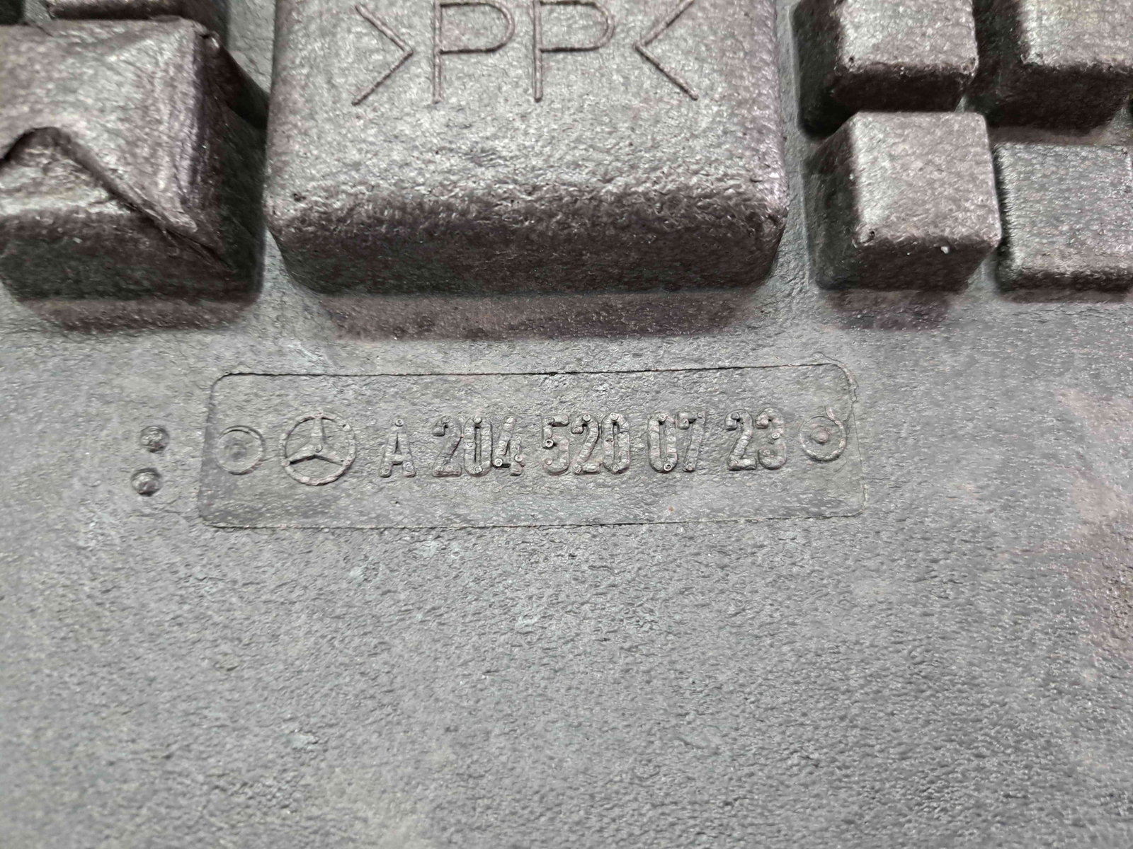 Scut motor Mercedes Clasa C Coupe (C204) Facelift AMG [Fabr 2011-2015] A2045200723 - imagine 3