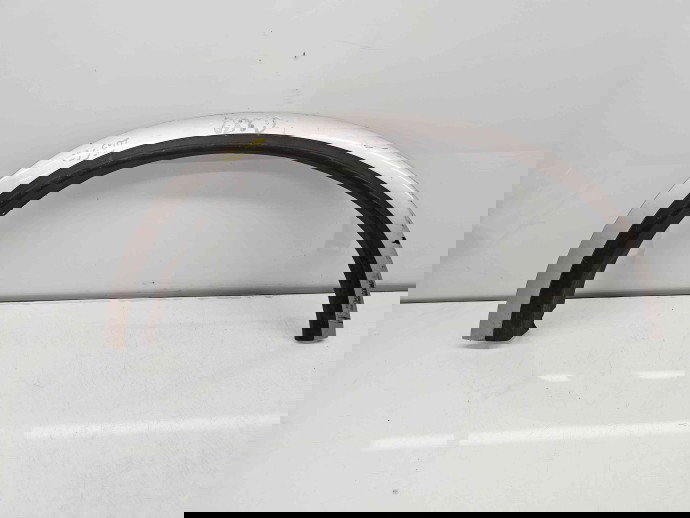 Ornament aripa dreapta fata Volvo XC90 [Fabr 2002-2014] 30779578