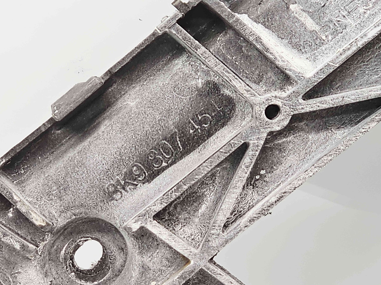 Suport bara dreapta spate Audi A4 (8K5, B8) Avant [Fabr 2008-2015] 8K9807454 - imagine 3