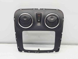  Grila aerisire centrala Dacia Sandero 2 Stepway [Fabr 2012-prezent] 1125820X