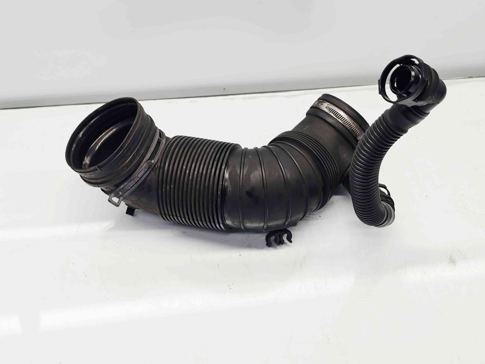 Tub admisie aer Audi A3 Sportback (8PA) [Fabr 2004-2013] 3C0129654P 2.0 TDI CFGB 125KW / 170CP - imagine 1