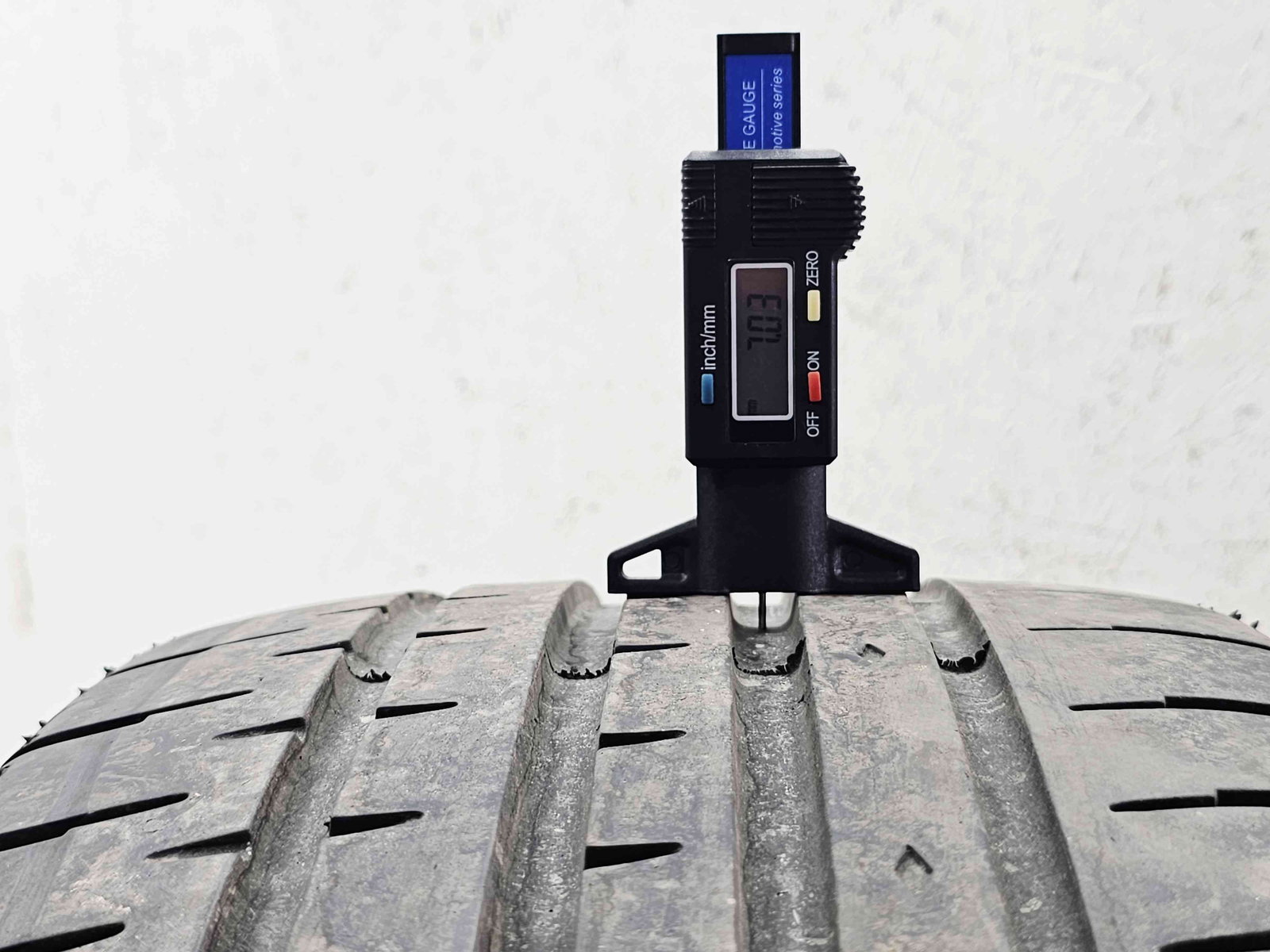 Anvelopa M+S Volkswagen Golf 4 (1J1) [Fabr 1997-2004] 235/40 ZR18 - imagine 4