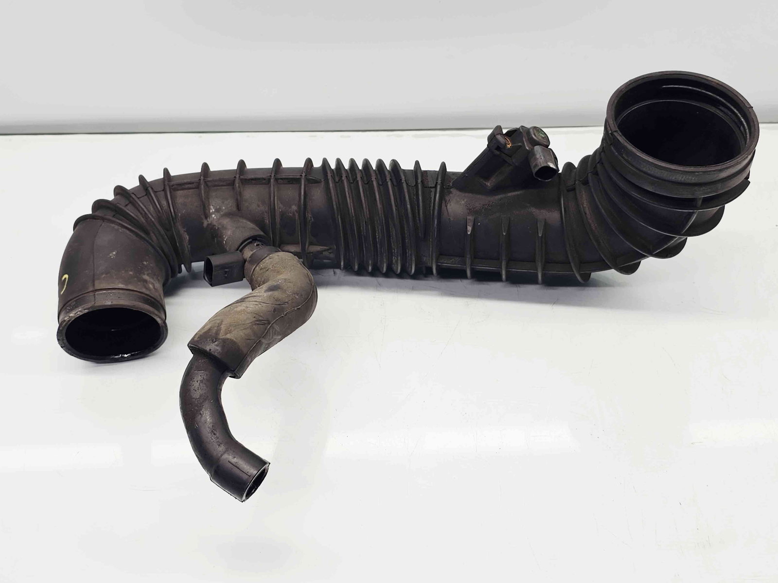 Tub admisie aer Mercedes Vito Autobus (W639) [Fabr 2003-2014] A6395281182 2.2 CDI 646983 65KW / 88CP - imagine 1