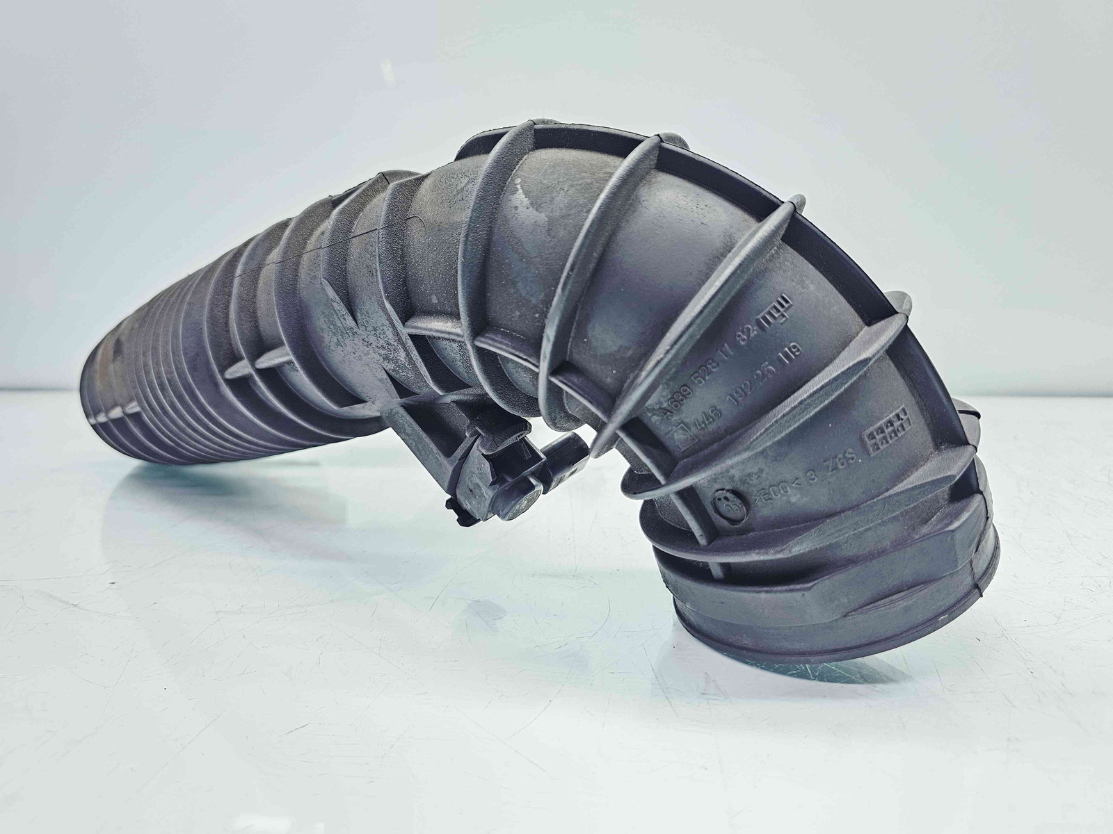 Tub admisie aer Mercedes Vito Autobus (W639) [Fabr 2003-2014] A6395281182 2.2 CDI 646983 65KW / 88CP - imagine 4