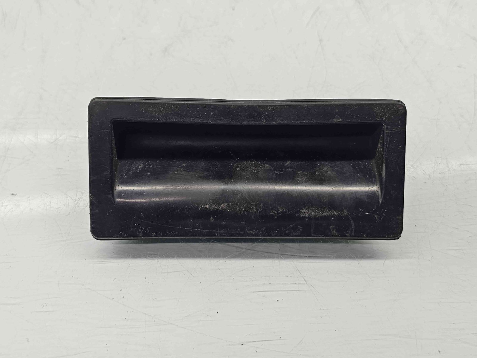 Buton deschidere portbagaj Volkswagen Passat B7 (365) Variant [Fabr 2010-2014] 5N0827566