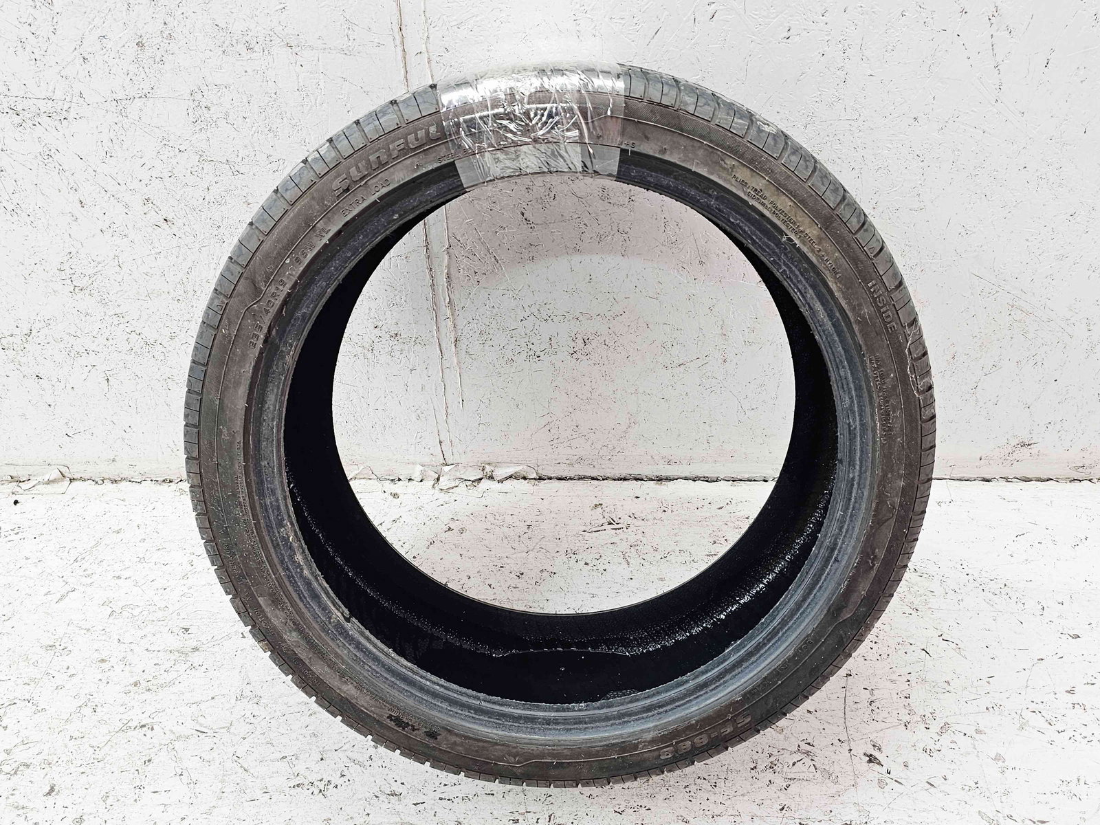 Anvelopa M+S Volkswagen Golf 5 (1K1) [Fabr 2004-2008] 235 / 40 / R19 - imagine 1