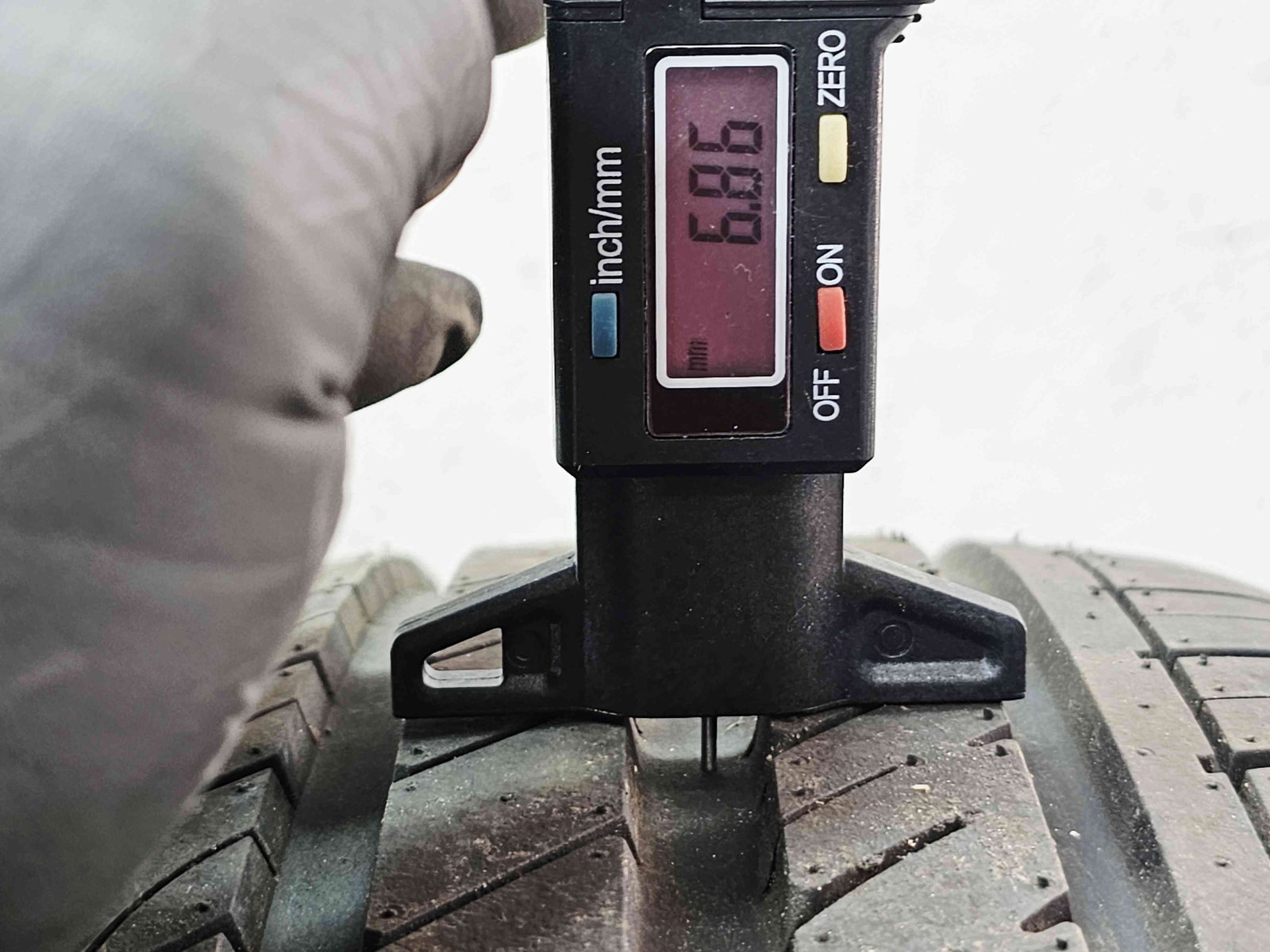 Anvelopa M+S Volkswagen Golf 5 (1K1) [Fabr 2004-2008] 225/50R17 - imagine 4