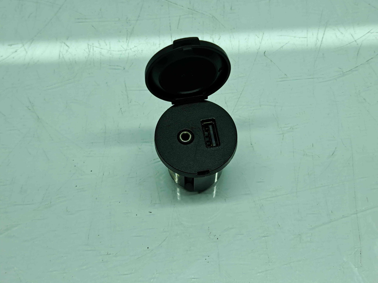 Conector auxiliar USB SUZUKI Swift 3 M-Hybrid [Fabr 2016-2024] OEM - imagine 2