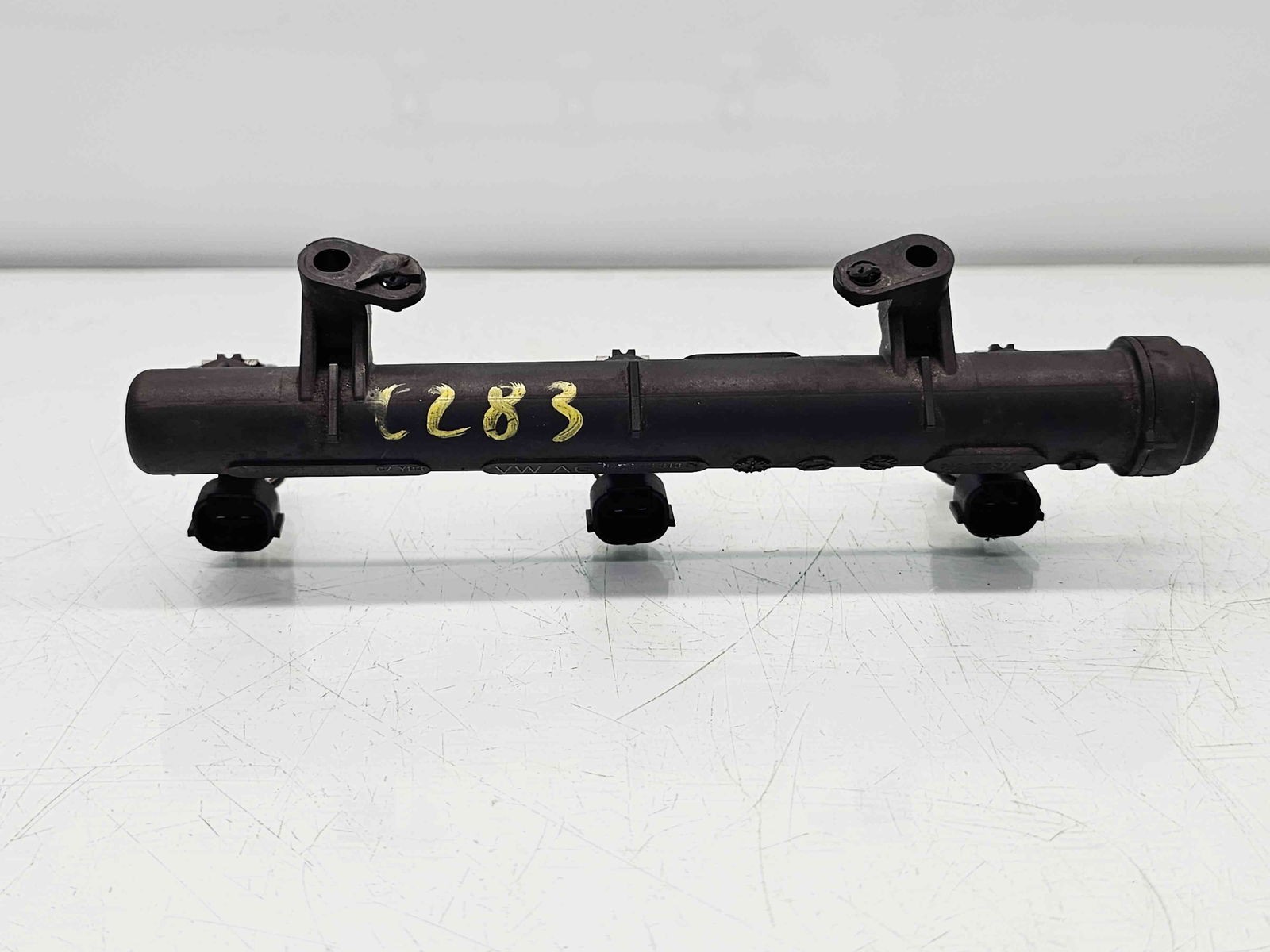 Rampa injectoare Skoda Fabia 3 (NJ3) [Fabr 2014-prezent] 04C133313N 1.0 Benz CHYB 55KW / 75CP - imagine 2