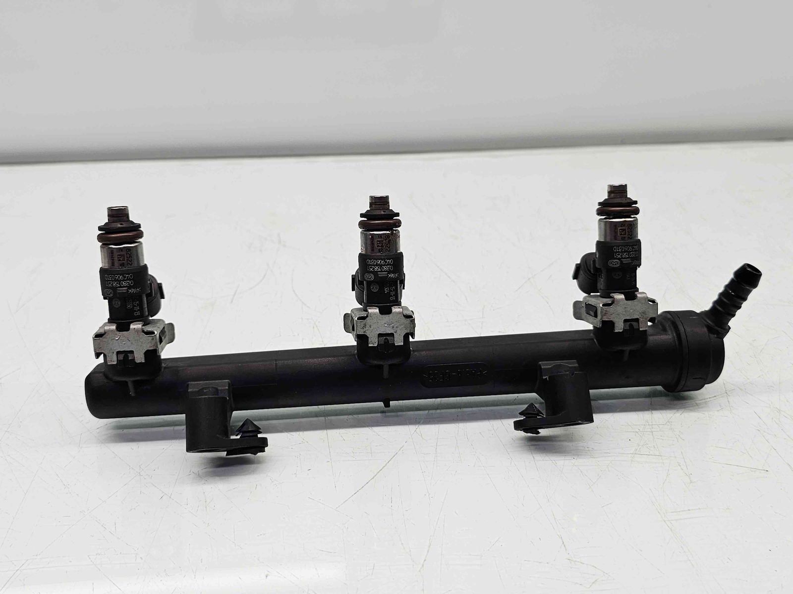 Rampa injectoare Skoda Fabia 3 (NJ3) [Fabr 2014-prezent] 04C133313N 1.0 Benz CHYB 55KW / 75CP - imagine 3