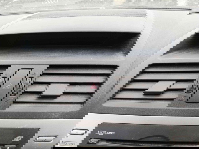 Grila aerisire centrala OEM Mazda 6 2.2 2007-2013