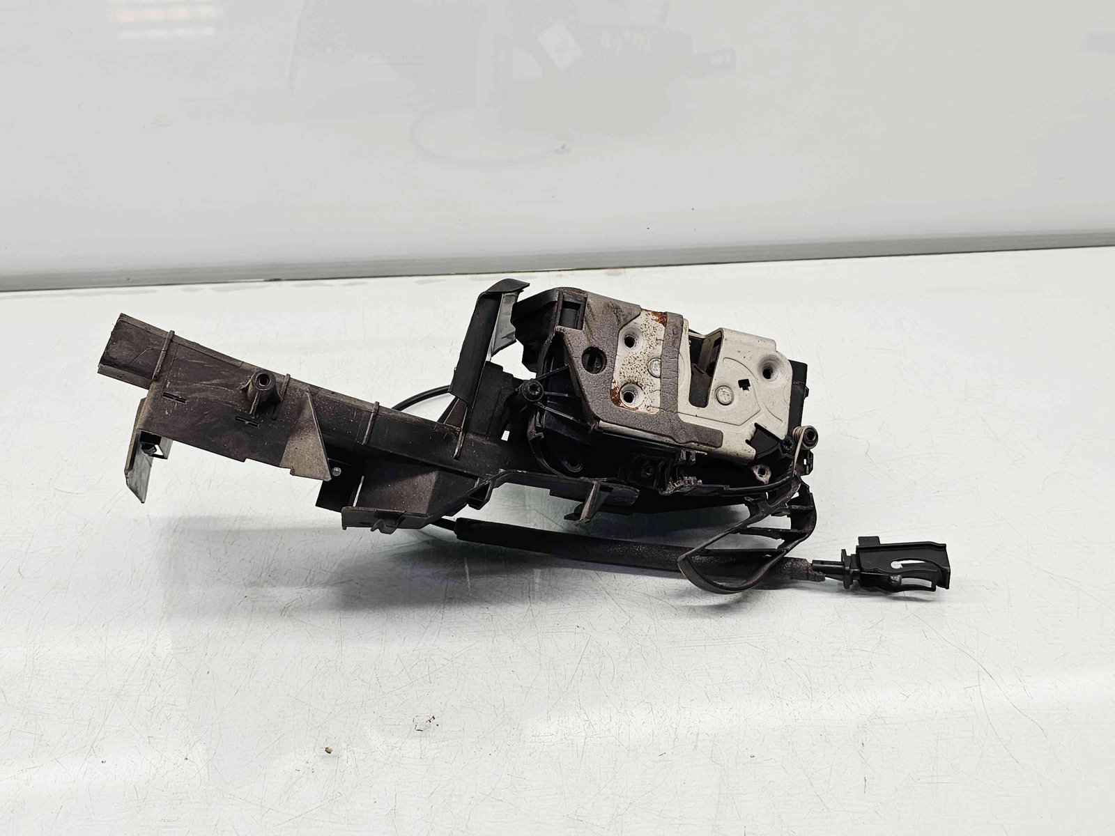 Broasca usa stanga fata Ford Focus 3 [Fabr 2010-2018] BM5A-A21813-AC - imagine 3