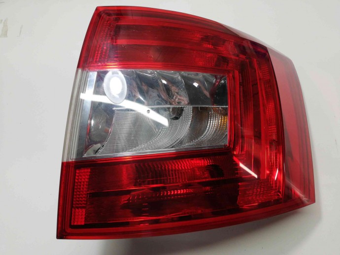 Stop aripa dreapta 5E9945096 Skoda Octavia 1.6 CLHA 2012-2022