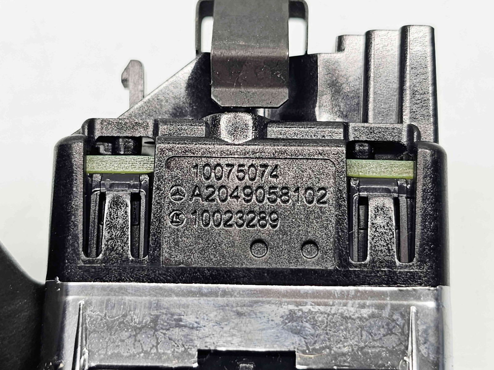 Buton geam stanga spate Mercedes Clasa E (W212) [Fabr 2009-2016] A2049058102 - imagine 2