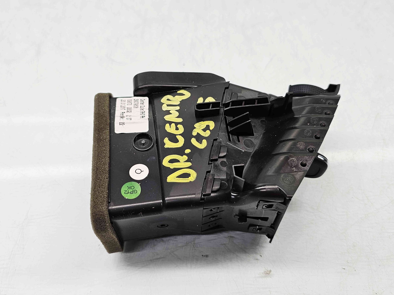 Grila aerisire centrala Opel Astra K Hatchback [Fabr 2015-2022] 39079608 - imagine 1