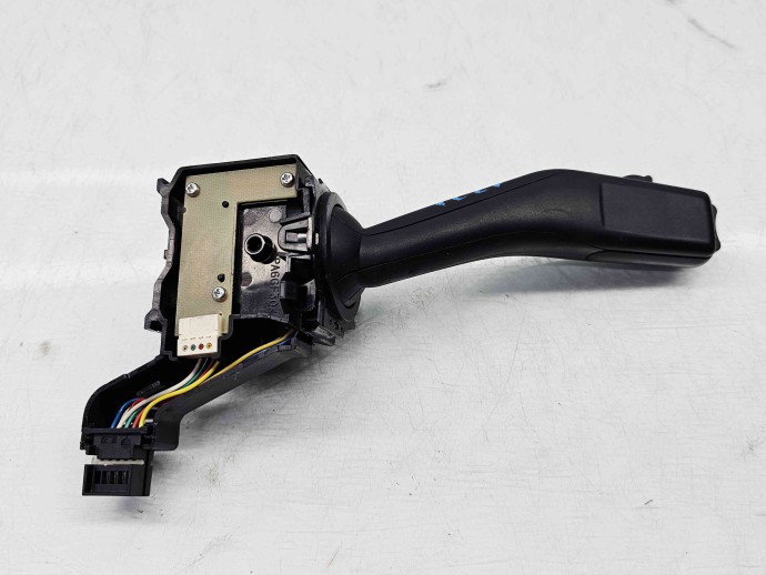  Maneta semnalizare Volkswagen Golf 5 Plus (5M1) [Fabr 2005-2008] 1K0953513A