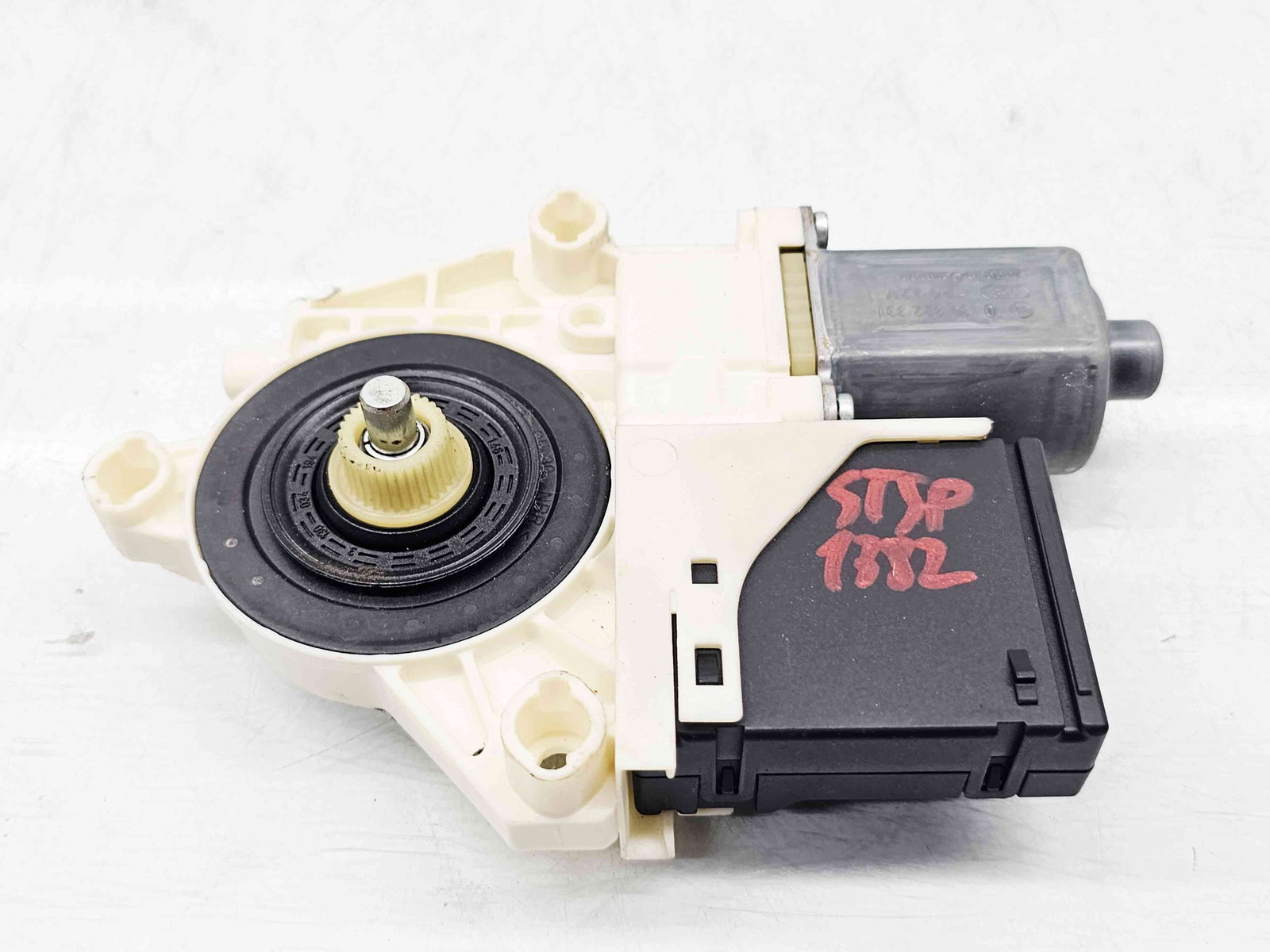 Motoras geam stanga spate Renault Megane 3 (B95) [Fabr 2008-2016] 827300003R - imagine 1