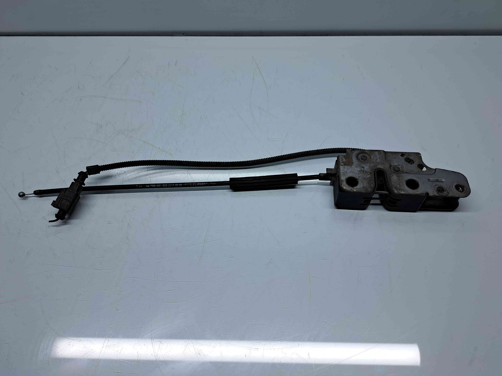 Broasca capota Volkswagen Golf 5 Plus (5M1) [Fabr 2005-2008] 5M1823509