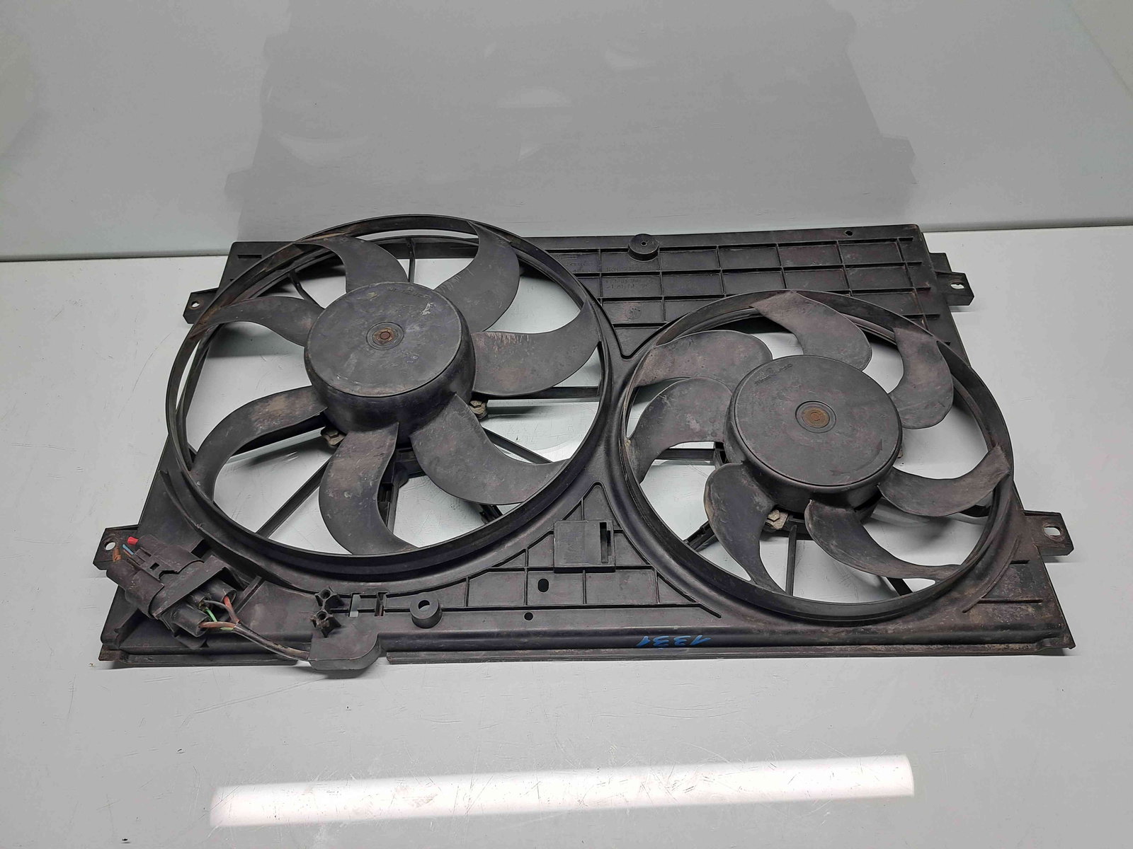 Electroventilator Volkswagen Golf 5 Plus (5M1) [Fabr 2005-2008] 1K0121207 1.9 TDI BLS77KW / 105CP - imagine 3