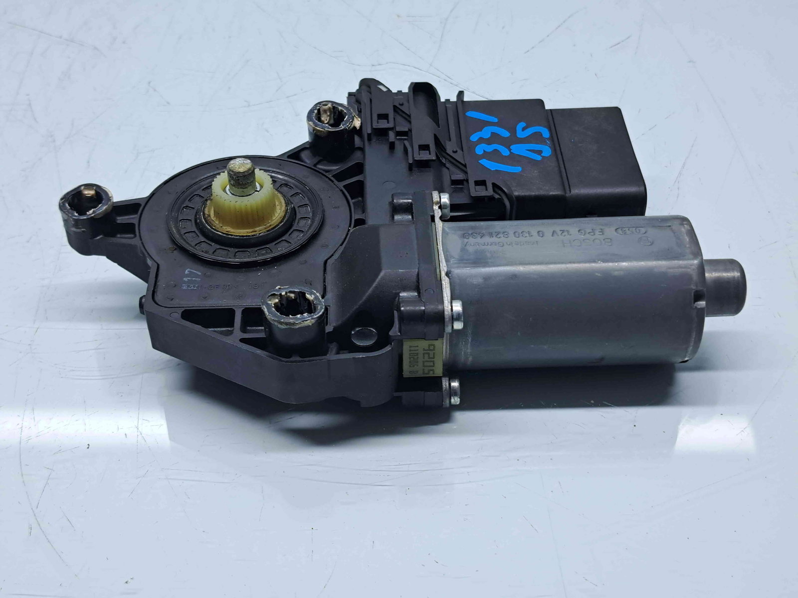 Motoras geam dreapta spate Volkswagen Golf 5 Plus (5M1) [Fabr 2005-2008] 5M0839402B - imagine 2