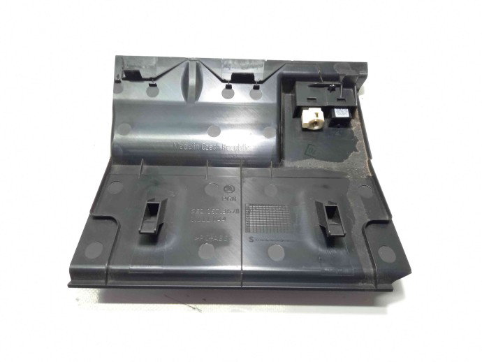 Conector auxiliar USB 5Q0035724 Skoda Octavia 1.6 CLHA 2012-2022