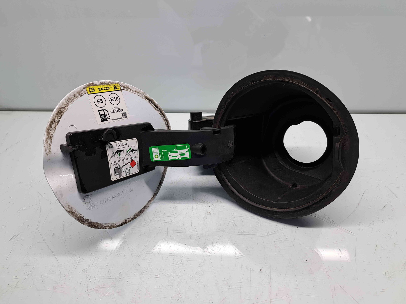 Capac rezervor Ford Ecosport [Fabr 2017-2024] Frozen White - imagine 2