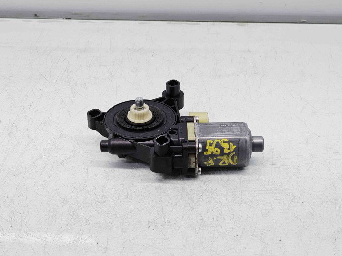 Motoras geam dreapta fata Skoda Superb III Combi (3V5) [Fabr 2015-2024] 5Q0959802B