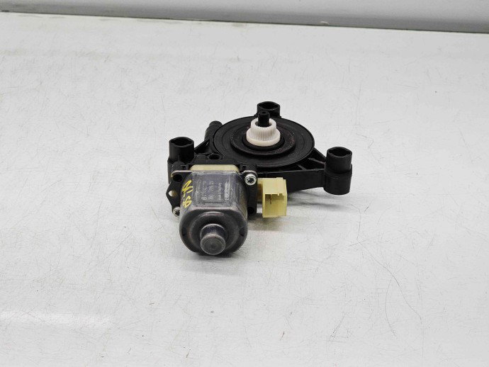 Motoras geam dreapta spate Skoda Superb III Combi (3V5) [Fabr 2015-2024] 5Q0959802A